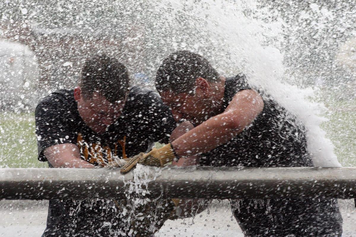 Какво да направите при теч на вода